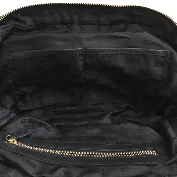 Michael Kors Black Soft Pebbled Leather Purse - Picture 5 of 6